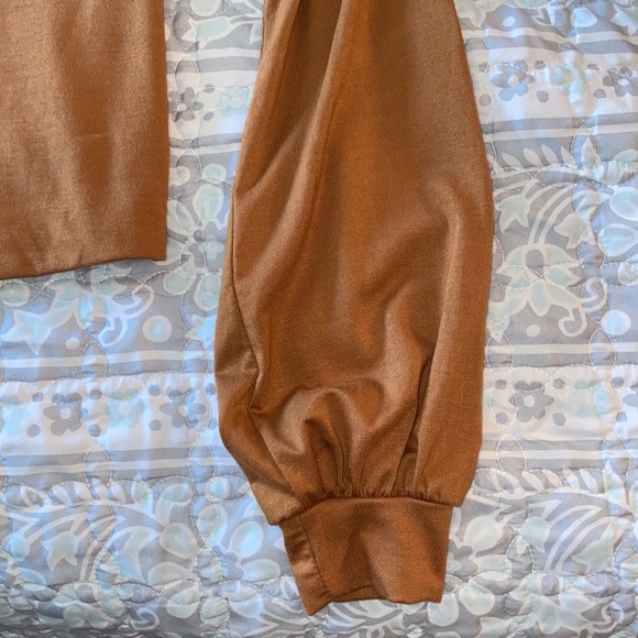 Lulus rust surplice cropped top w balloon sleeves - Picture 5 of 6